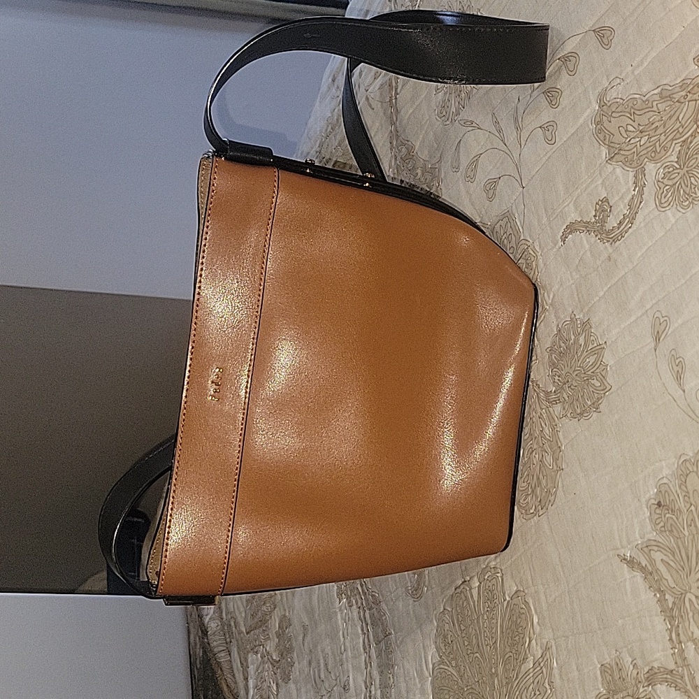 Pedro bucket leather bag